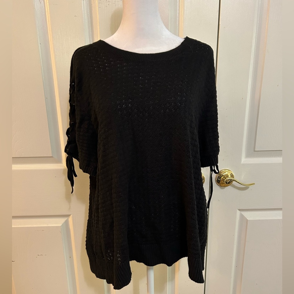 Banana Republic black light sweater with lace up sleeves, XL